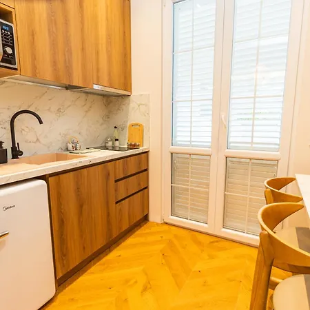 Blossom Cane Lägenhet Tirana